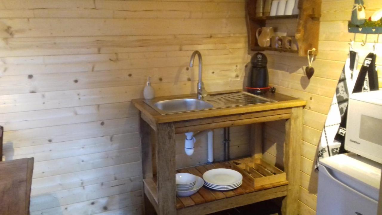 Les Chevreuils Bed & Breakfast Saint-Sylvestre-de-Cormeilles Eksteriør bilde
